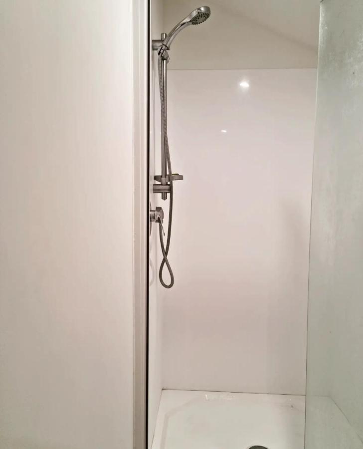 Modern & Cosy Studio Unit On Island Bay Beachfront Wellington Bagian luar foto