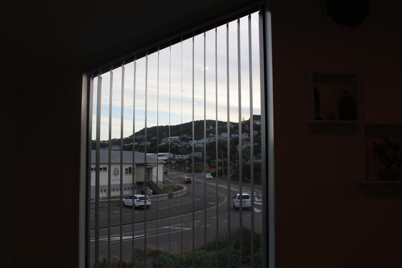 Modern & Cosy Studio Unit On Island Bay Beachfront Wellington Bagian luar foto